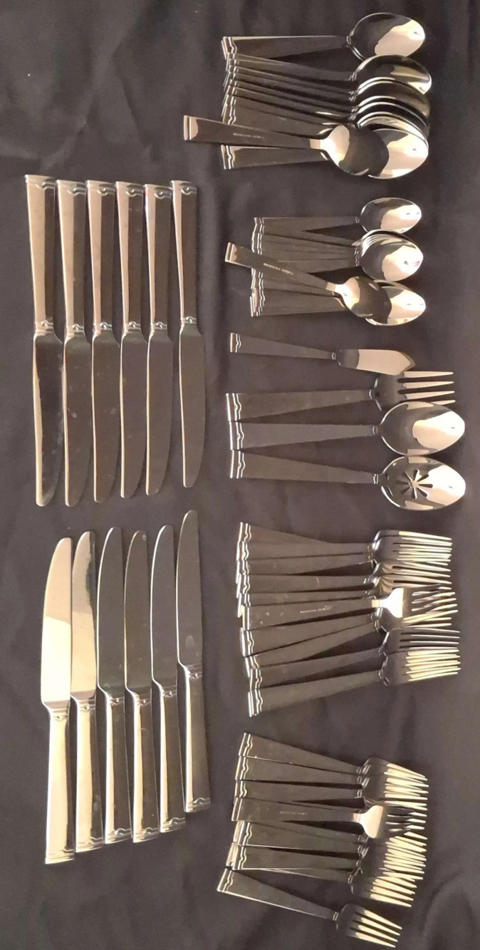 Wallace Serenity Flatware 12 Place Settings +Serving Pieces